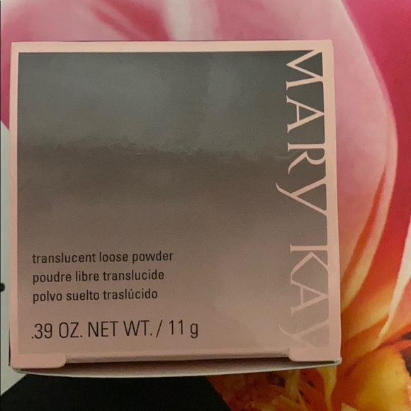 Mary Kay Translucent Loose Powder - Picture 1 of 2